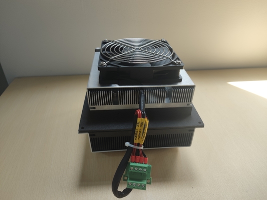 110W 12VDC Air to Air Cooler offrant une flexibilité de conception avec une fiabilité à l'état solide
