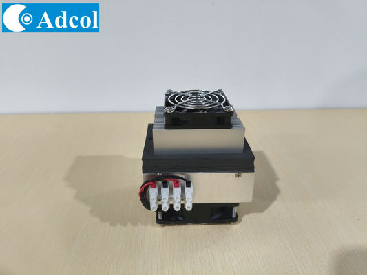 Le climatiseur thermoélectrique 15W est conçu pour les petites armoires électroniques ou les chambres environnementales.