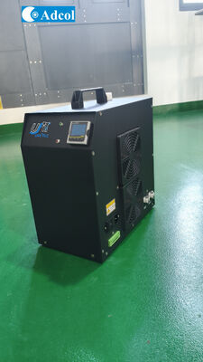 Refroidisseur liquide thermoélectrique compact avec dissipateurs de chaleur à haute densité et ventilateurs de nom pour la dissipation de chaleur en laboratoire